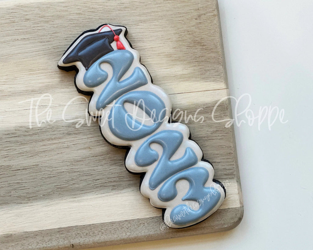 Cookie Cutters - 2023 Long with Cap Graduation Plaque - Cookie Cutter - The Sweet Designs Shoppe - - ALL, back to school, Cookie Cutter, Grad, Graduation, graduations, Plaque, Plaques, PLAQUES HANDLETTERING, Promocode, schoo, School, School / Graduation, school supplies