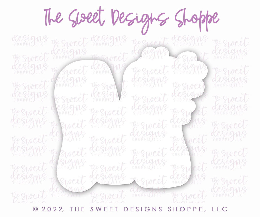 Cookie Cutters - Groovy M with Daisies B - Cookie Cutter - The Sweet Designs Shoppe - TSDS - - ALL,Cookie Cutter,Daisy,Flower,Flowers,Leaves and Flowers,letter,Lettering,Letters,letters and numbers,MOM,Mom Plaque,mother,mothers DAY,Promocode