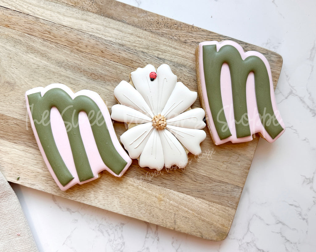 Cookie Cutters - MOM with Oval Daisy Set - Set of 2 - Cookie Cutters - The Sweet Designs Shoppe - TSDS - - ALL,Cookie Cutter,MOM,Mom Plaque,mother,Mothers Day,Plaque,Plaques,PLAQUES HANDLETTERING,Promocode,regular sets,set,STL